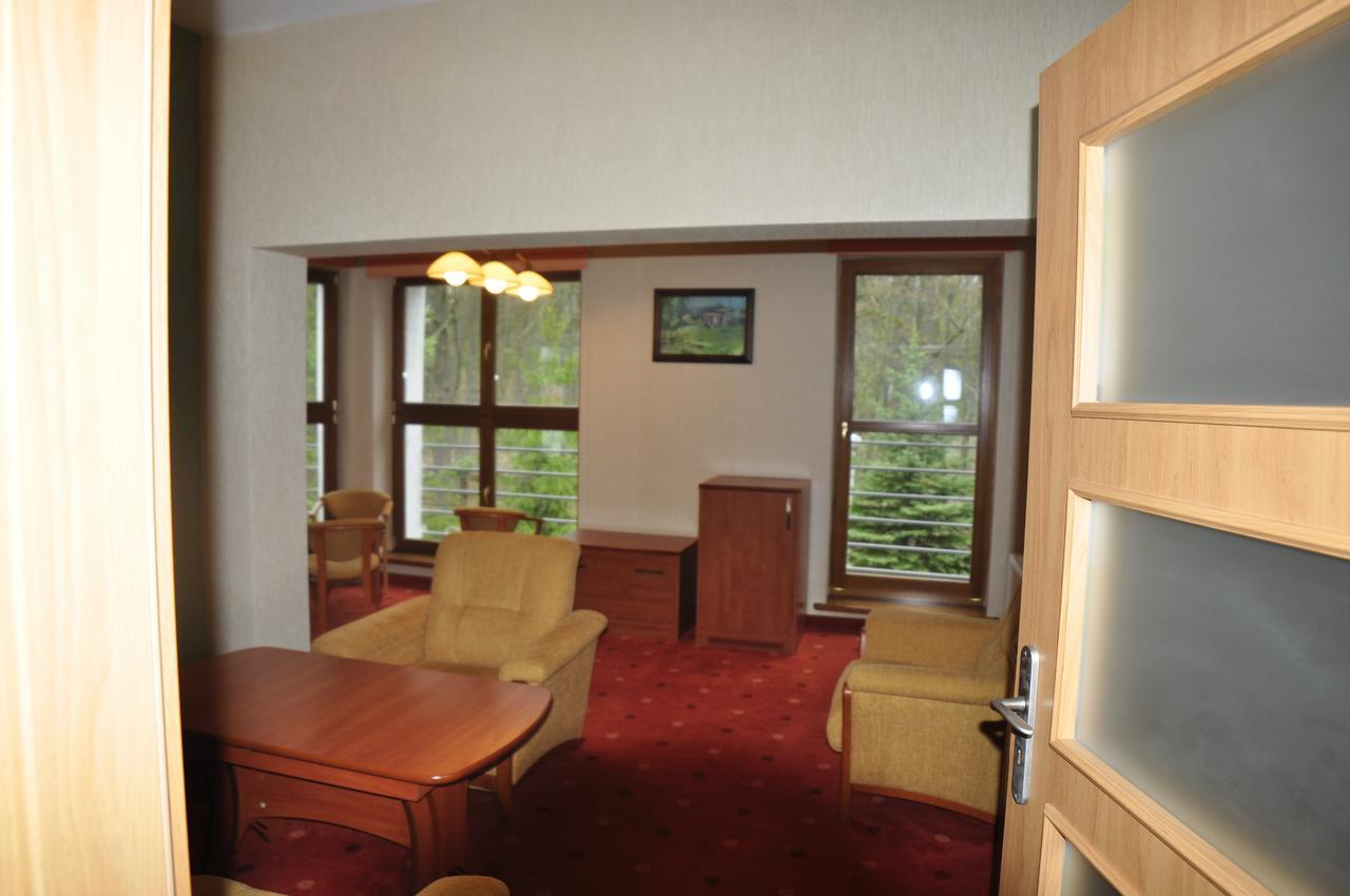 Osrodek Szkoleniowo - Wypoczynkowy Guzianka Hotel Ruciane-Nida Exterior foto