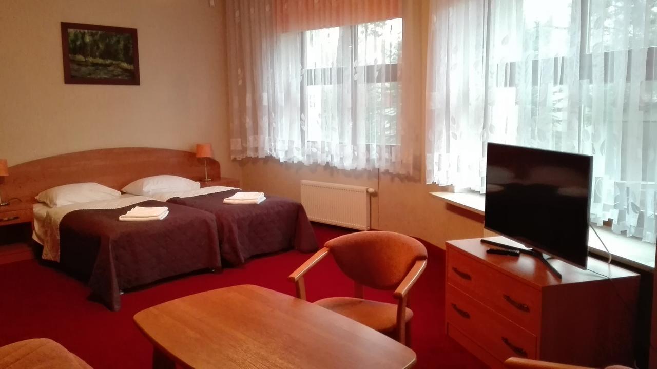 Osrodek Szkoleniowo - Wypoczynkowy Guzianka Hotel Ruciane-Nida Exterior foto