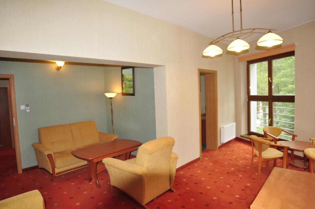Osrodek Szkoleniowo - Wypoczynkowy Guzianka Hotel Ruciane-Nida Exterior foto