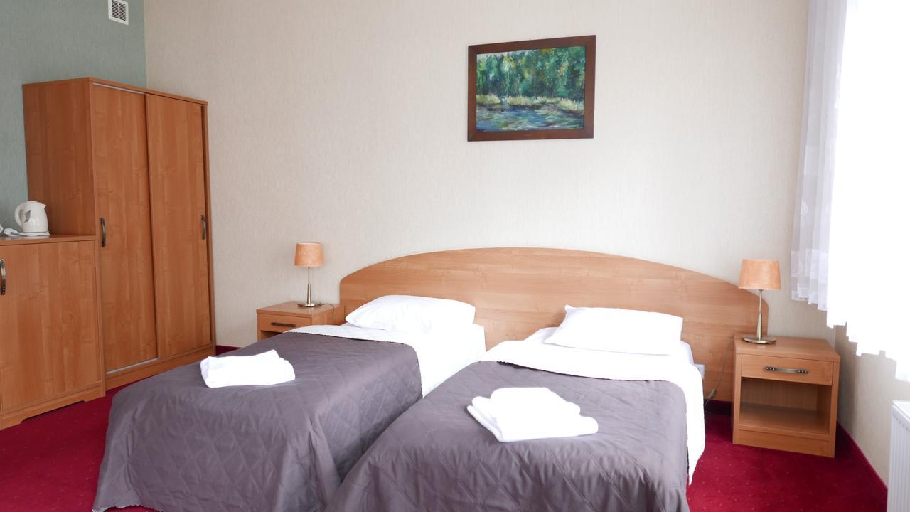 Osrodek Szkoleniowo - Wypoczynkowy Guzianka Hotel Ruciane-Nida Exterior foto
